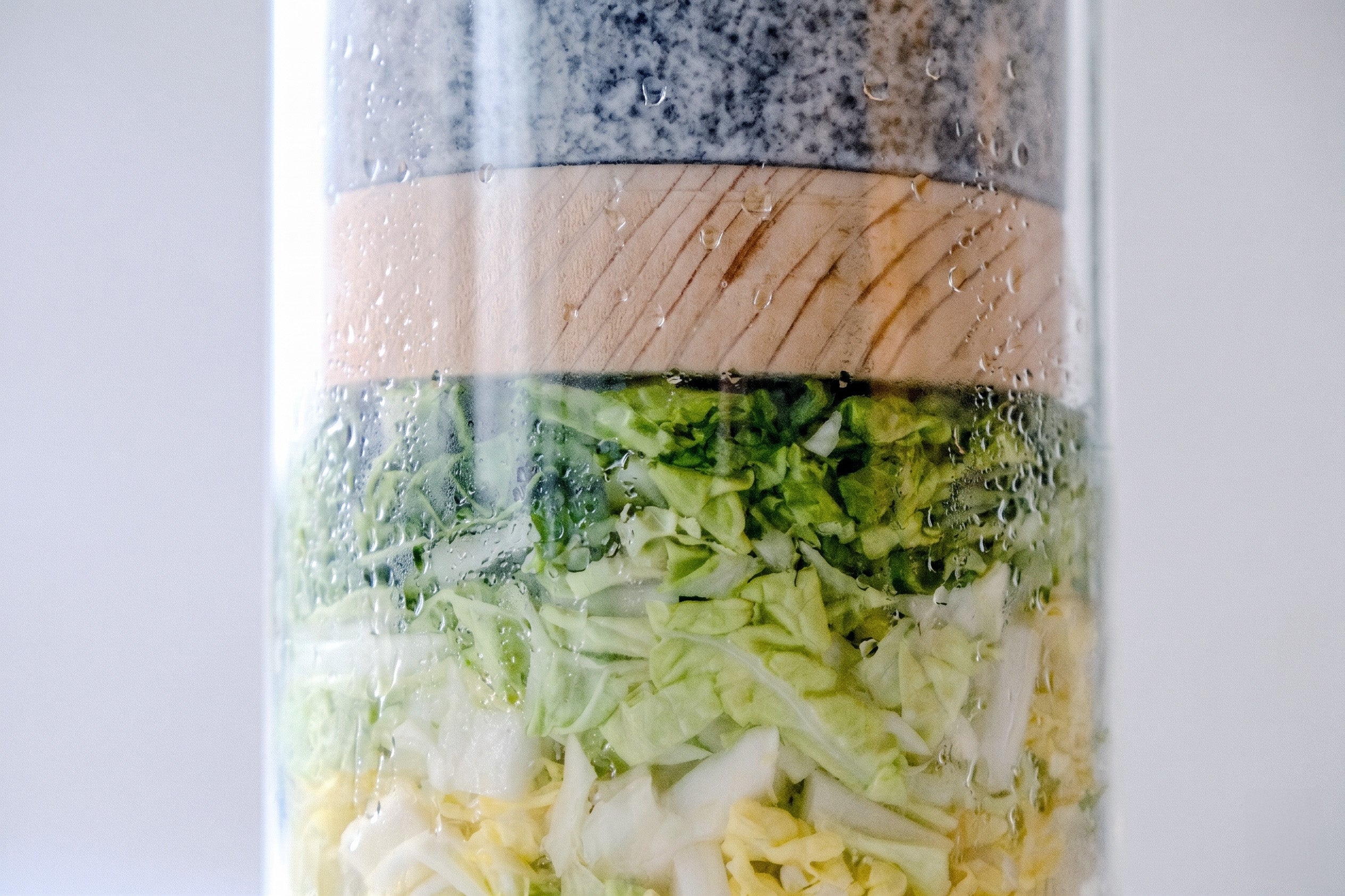 Step 3: press with the stone in the fridge
